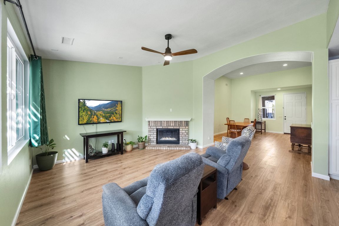 next background image