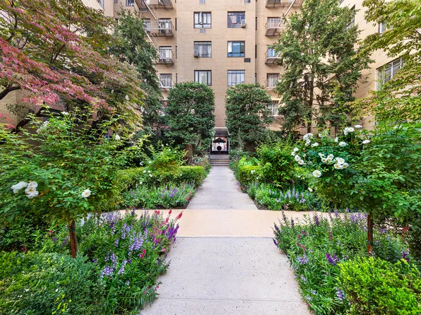 250 West 24th Street