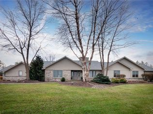 8166 Valley Rd, Fogelsville, PA 18051