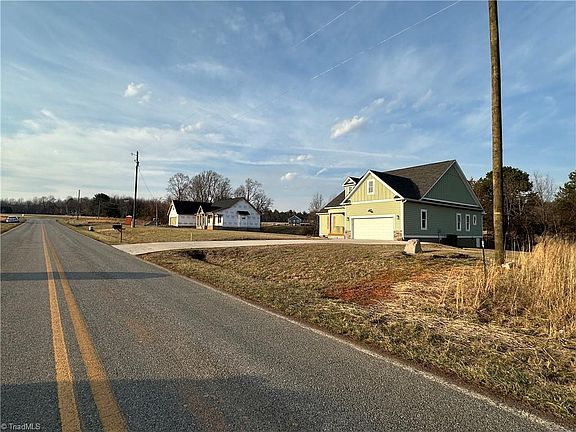 3rd image of 139 Old Quarry Rd