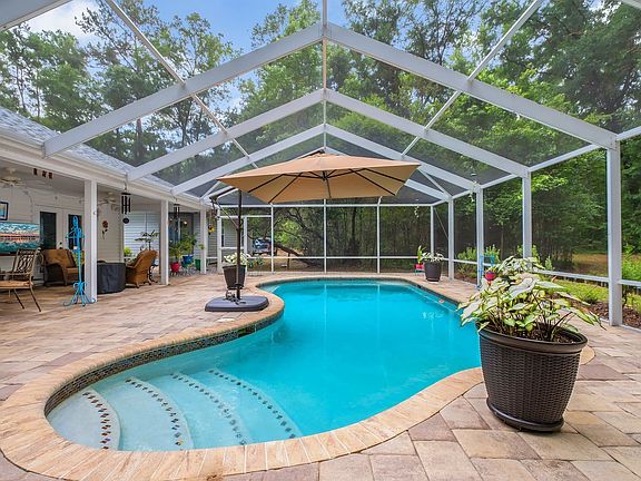4th image of 134 Small Pond Rd