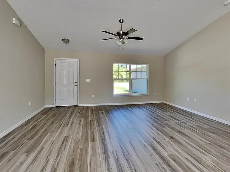 22222 SW Marine Blvd — Photo 4