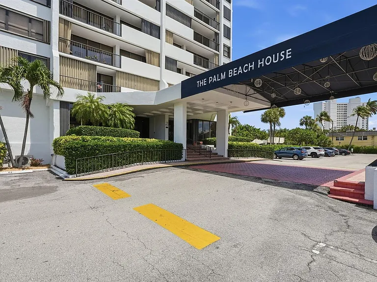 5600 N Flagler Dr #1110 — Photo 2