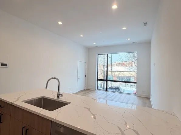 1607 W 13th St #300, Chicago, IL 60608