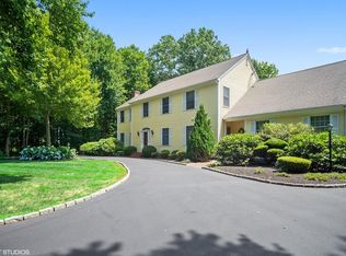 15 Seaview Dr, Barrington, RI 02806