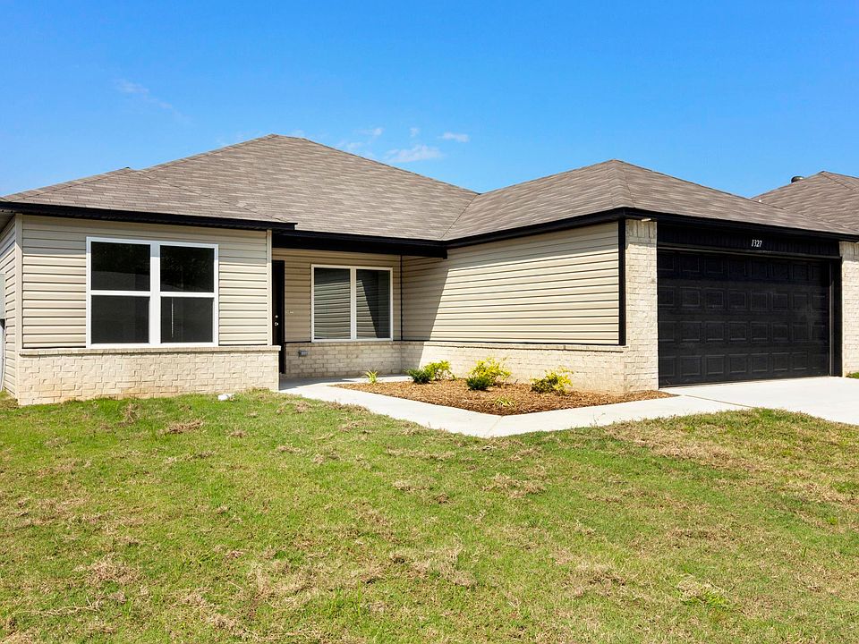 1st image of 1327 Meadows Dr