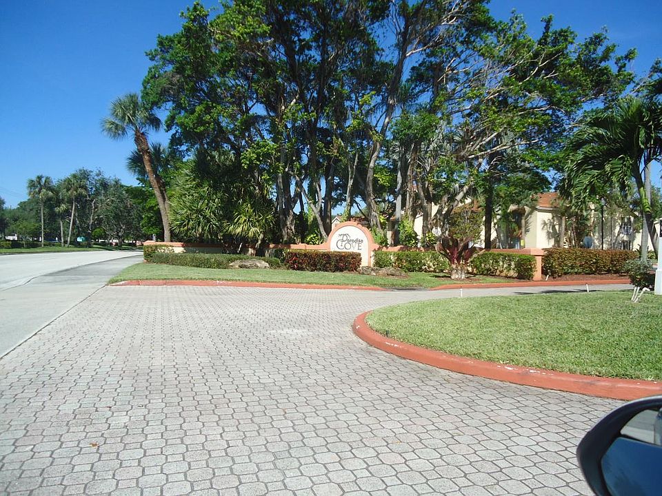1st image of 1006 The Pointe Dr