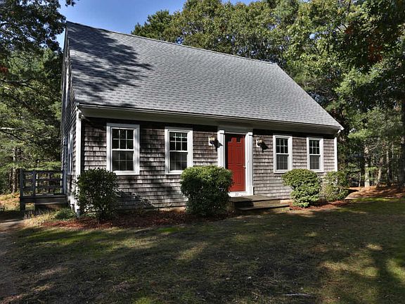 5th image of 22 Livingston Dr