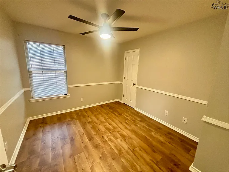 5207 Northview Dr — Photo 10