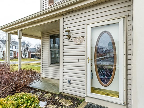 3rd image of 472 Yardley Dr