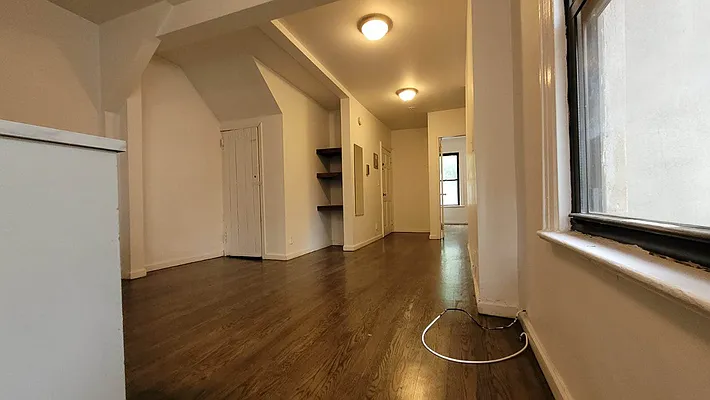 Rented by Delmark Realty LLC | media 41