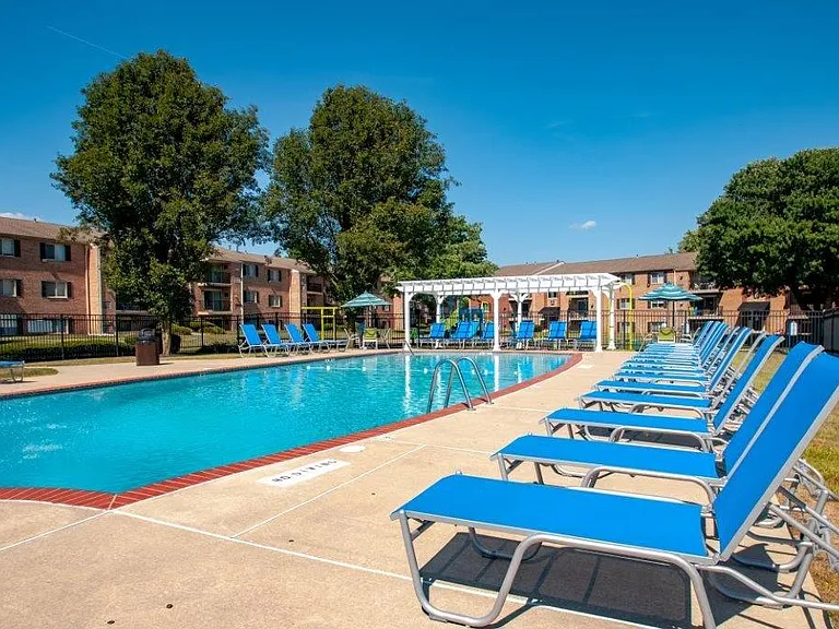 Chesterfield Apartment Homes — Photo 10
