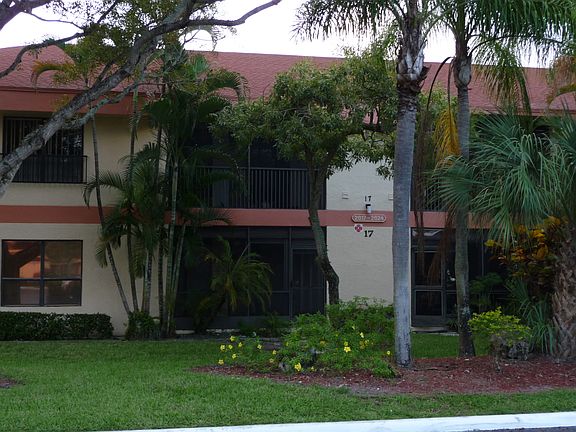 2nd image of 2824 Carambola Cir S #1996