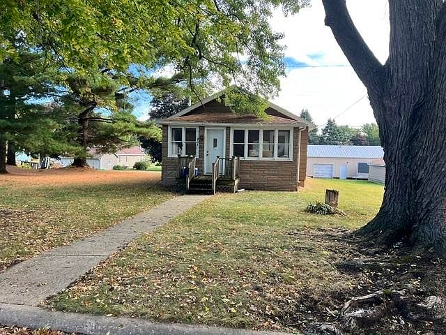 1st image of 913 S 15th St