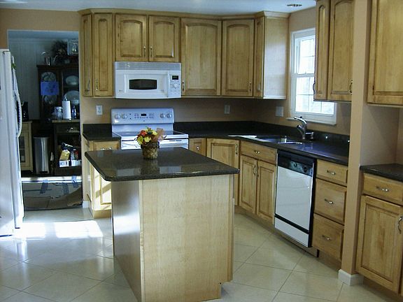 Newly Renovated Kitchen
