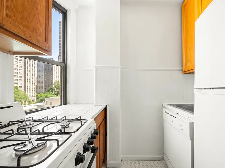 30 W 90th St #8C — Photo 4