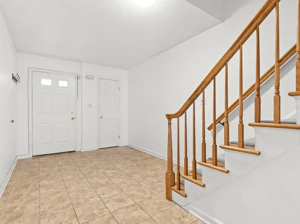 3651 Meadow Lane image 6 of 31