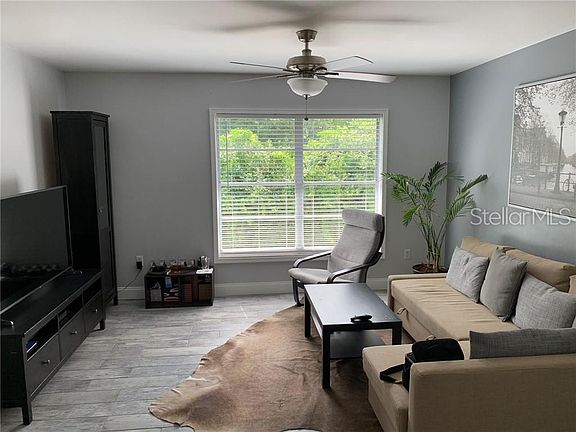 5th image of 2520 E Washington St #203