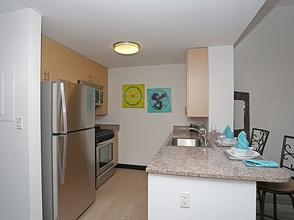 2nd image of 15350 89th Ave APT 811