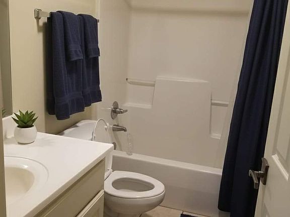 5th image of 913 Prestwood Dr APT G