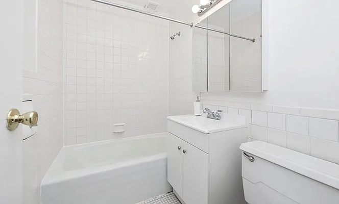 Rented by REAL New York | media 31