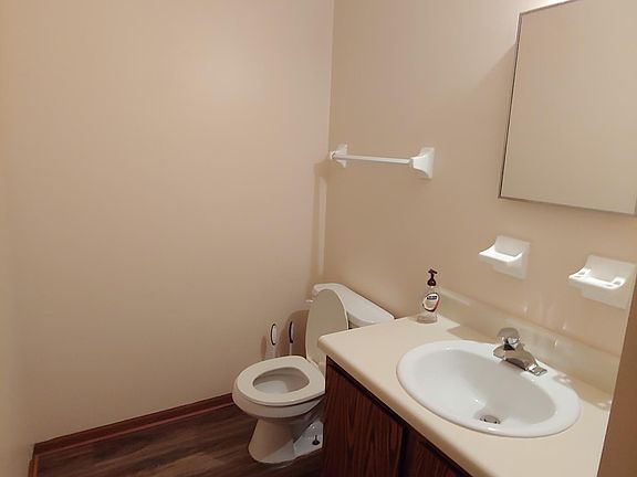 5th image of 1586 Park Place Dr
