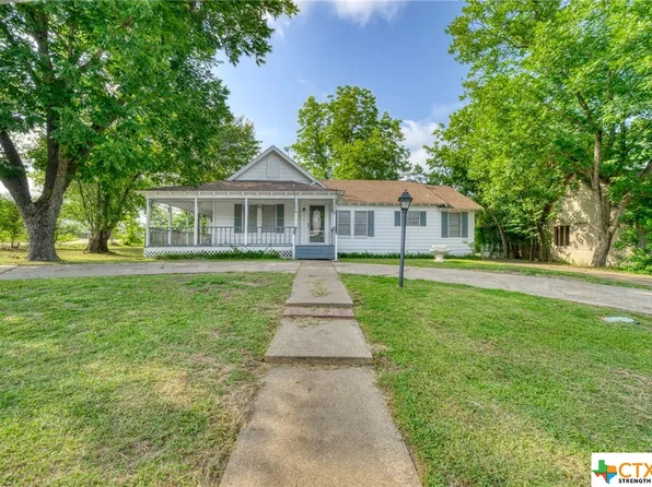 914 E Main St, Madisonville, TX 77864