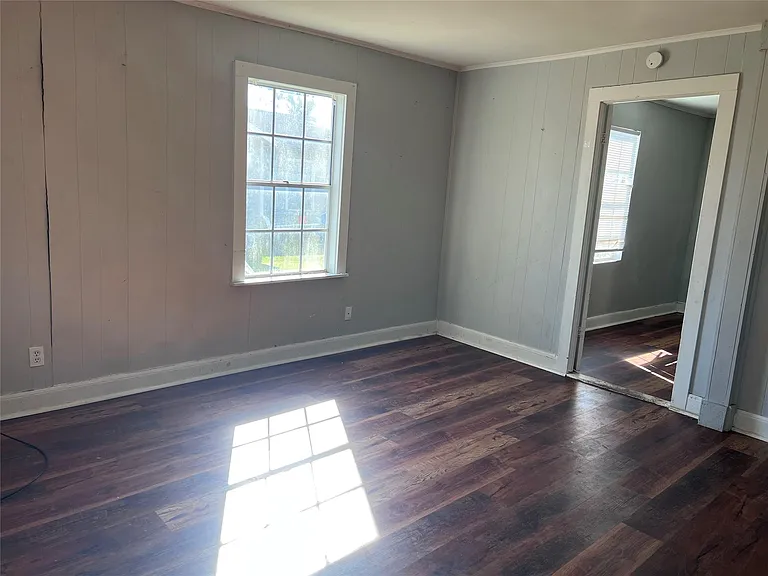 507 S Harrison Ln — Photo 3