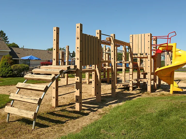 Waters Landing Apartments — Photo 11