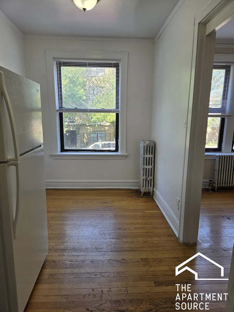 Building Photo - 1717 W North Shore Ave #1B