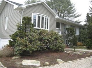 181 W Hawthorn St, Dartmouth, MA 02747