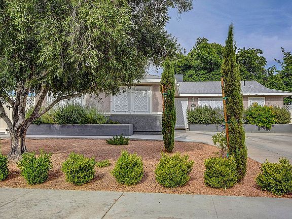 2nd image of 801 Anatolia Ln