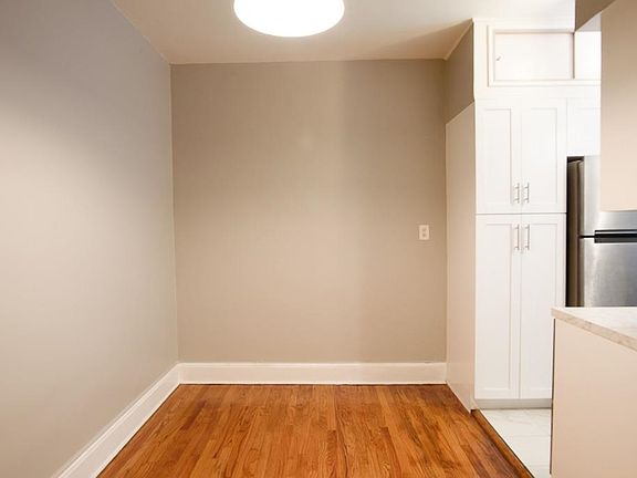 3rd image of 457 Jersey Ave APT 1R