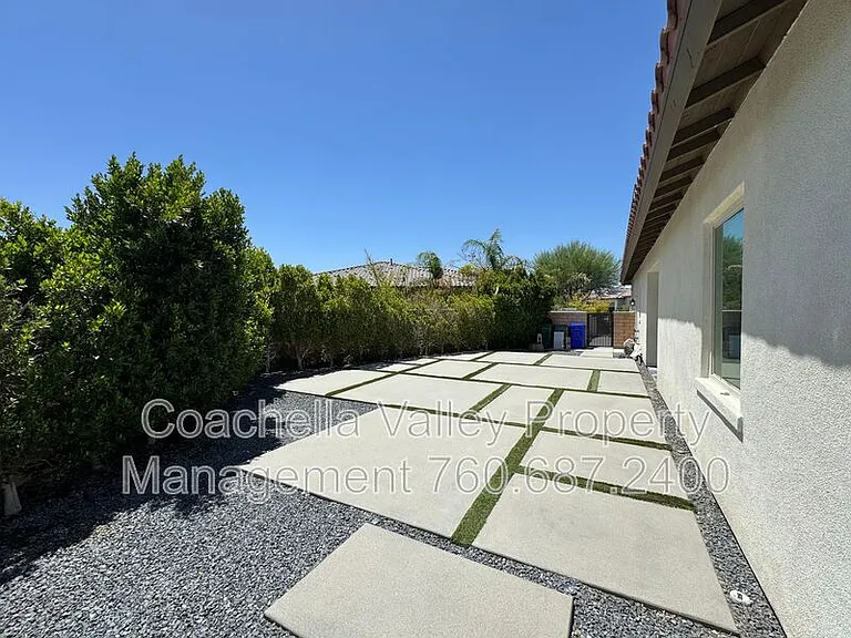 74635 Tesla Dr — Photo 72