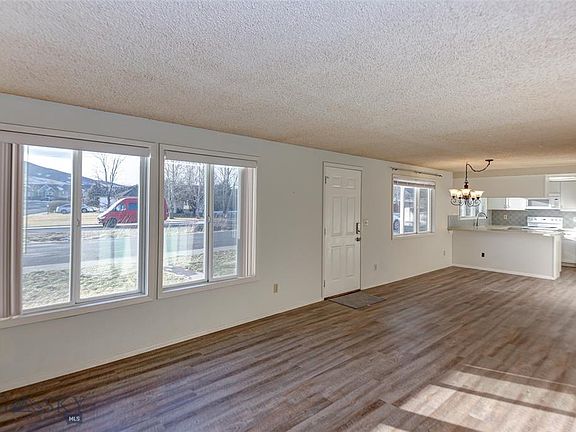 2nd image of 602 Comet Blvd
