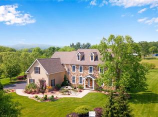 10 Stoudts Ln, Williams Township, PA 18055