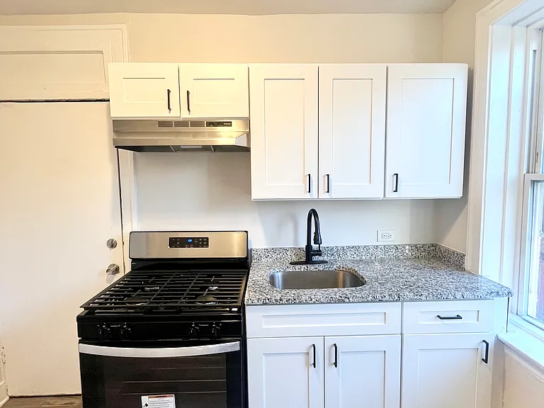 4124-32 W 24th Pl Apartments — Photo 10