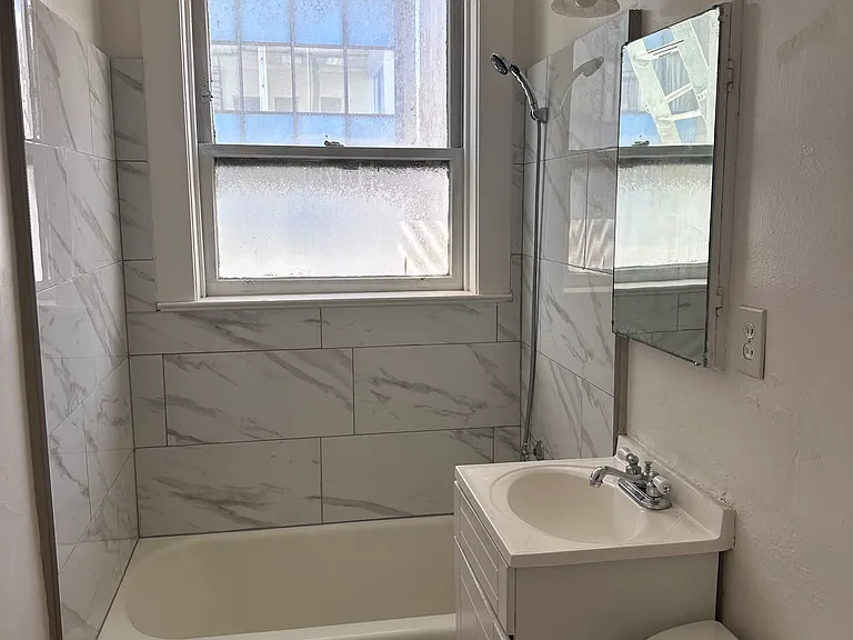 1020 Stockton St #302 — Photo 7