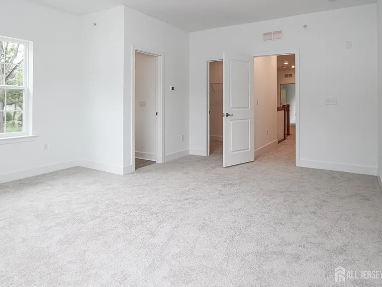 71 Veterans Way — Photo 14