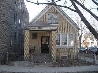 2nd image of 1852 N Hoyne Ave