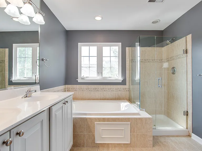 10410 Damascus Park Ln — Photo 38