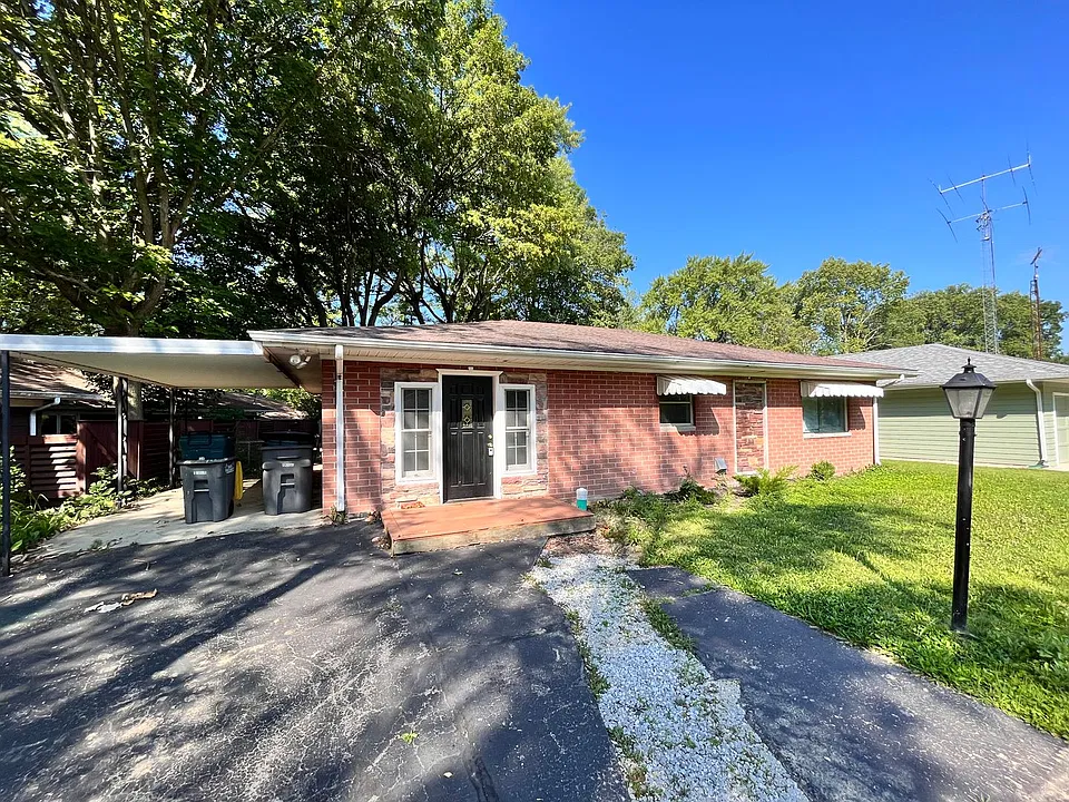 1705 Summit Dr