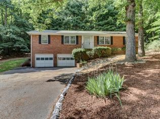 2662 Forest Oak Dr, Roanoke, VA 24012