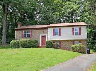 3020 White Oak Ln, Charlottesville, VA 22911