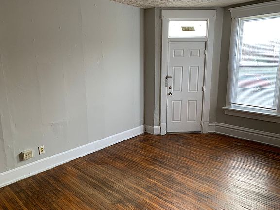 4th image of 2351-2357 N High St #2353