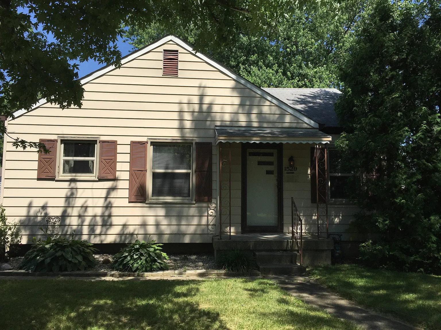 1529 N Sheridan Ave photo 1