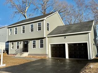 38 Colonial Rd, Webster, MA 01570