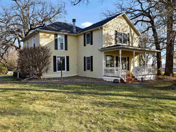 1075 Garfield Ave, West Liberty, IA 52776