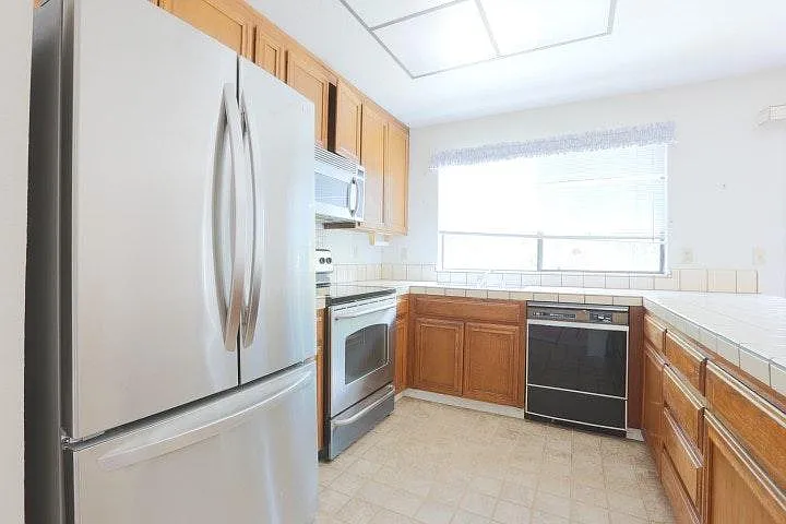 2224 Emerald Hills Cir — Photo 10