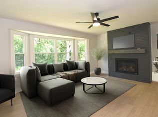 7942 S 66th St, Franklin, WI 53132
